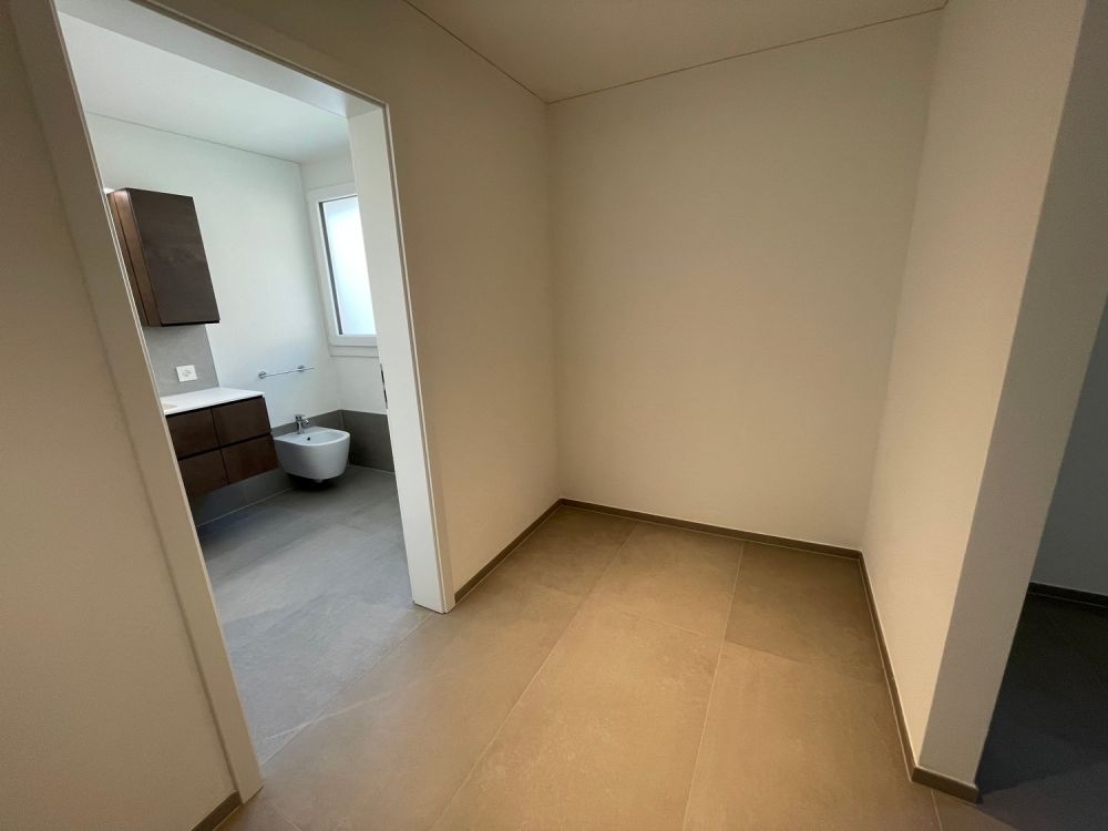 Dachgeschoss-Duplex in Monte Carasso mit interner Aufzugsanlage. -  Bild 6
