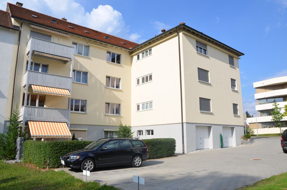Moderne 3-Zimmer-Wohnung mit Balkon an zentraler Lage - Ansicht Mehrfamilienhaus