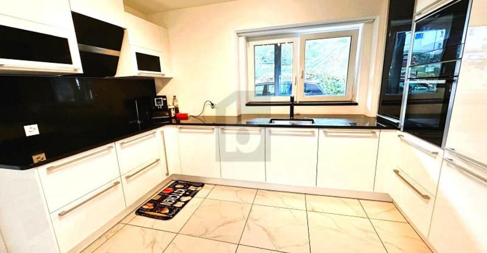 HOCHWERTIG KERNSANIERT AN RUHIGER LAGE - Appartement 4.5 pièces - image - 3