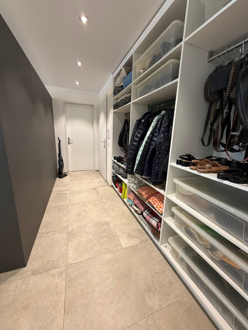 Grosse 3.5 Zimmerwohnung 92.5m2, 2 Nasszellen und 36 m2 Terrasse -  Bild 3