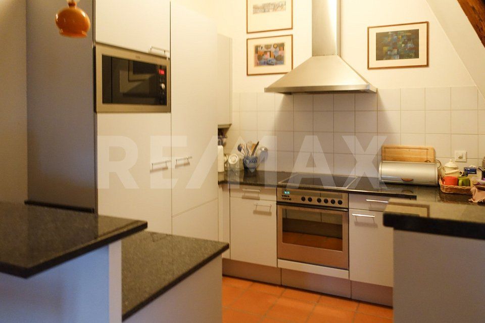 Historische Dachwohnung an bester Lage  attraktive Investitionsmöglichkeit -  Bild 7