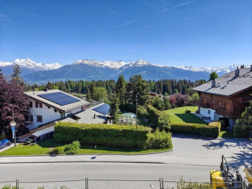 Im Zentrum von Crans-Montana, Chalet mit 6,5 Zimmern von hoher Qualität -  Bild 2