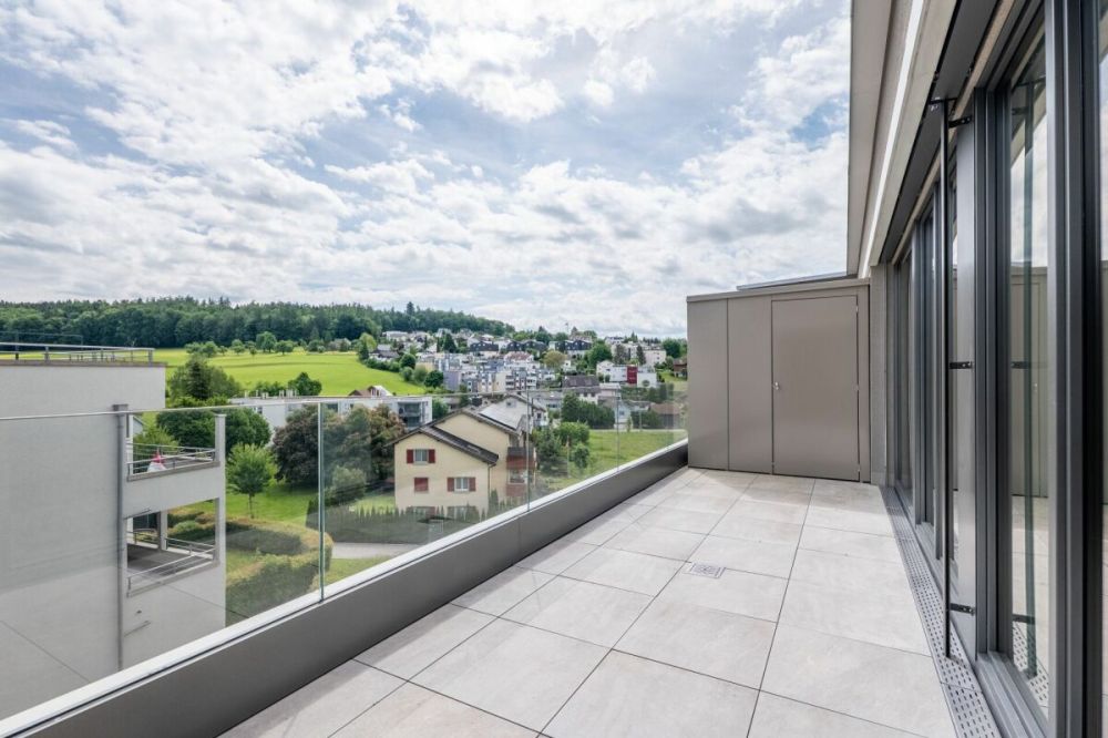 Luxuriöses Penthouse zum Erstbezug in Wil mit grosszügigen Terrassen - Bild 1