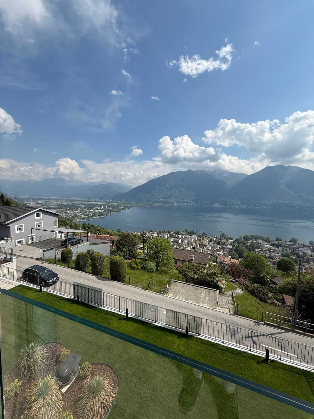 Attico di lusso con vista panoramica a Brione sopra Minusio -  Bild 4