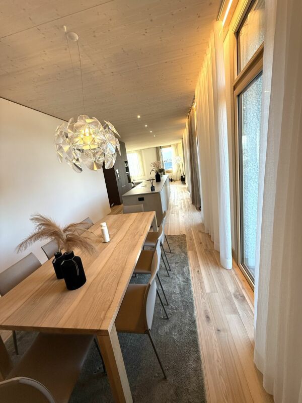 moderne und Grosszügige 3.5-Zimmer-Attikawohnung an zentraler Wohnlage - Bild 2