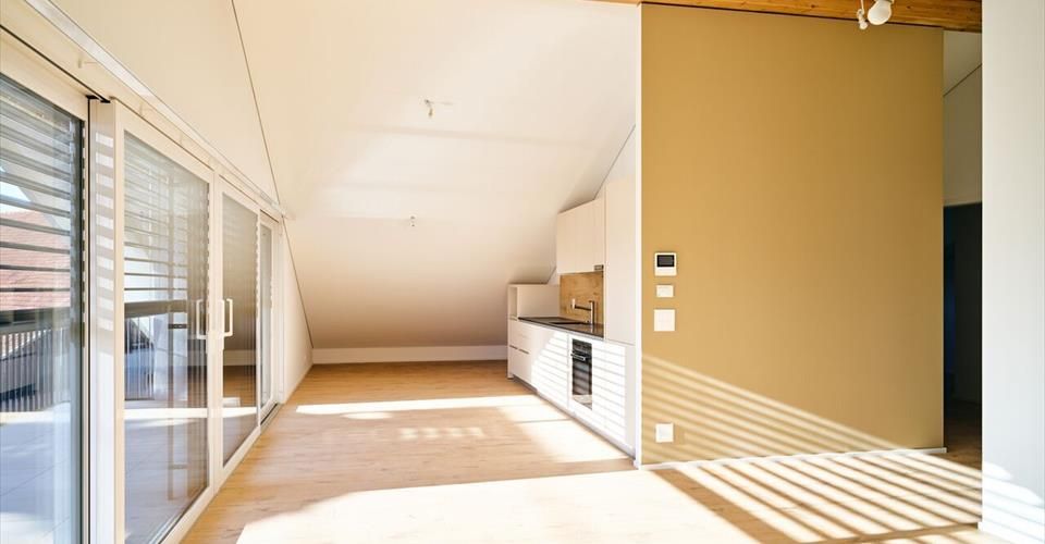Luxueux 3.5 mansardé avec grande baie vitrée sur balcon - Appartement 3.5 pièces - image - 1