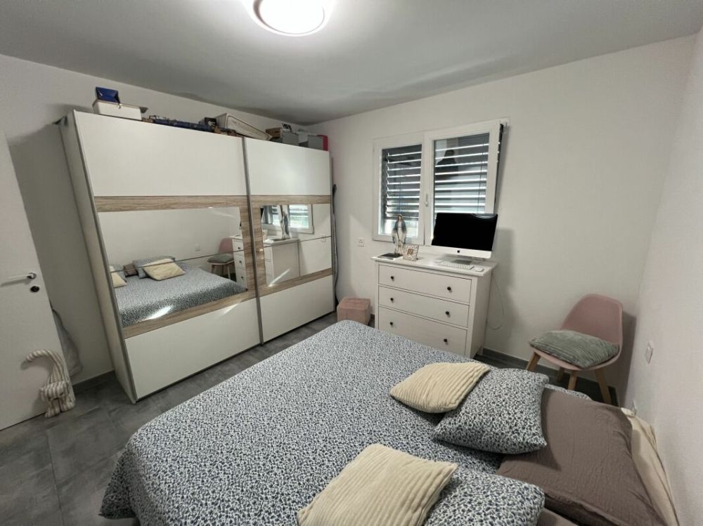 Moderna casa bifamiliare individuale, di 4.5 +3.5 locali con ampio giardino - Bild 5