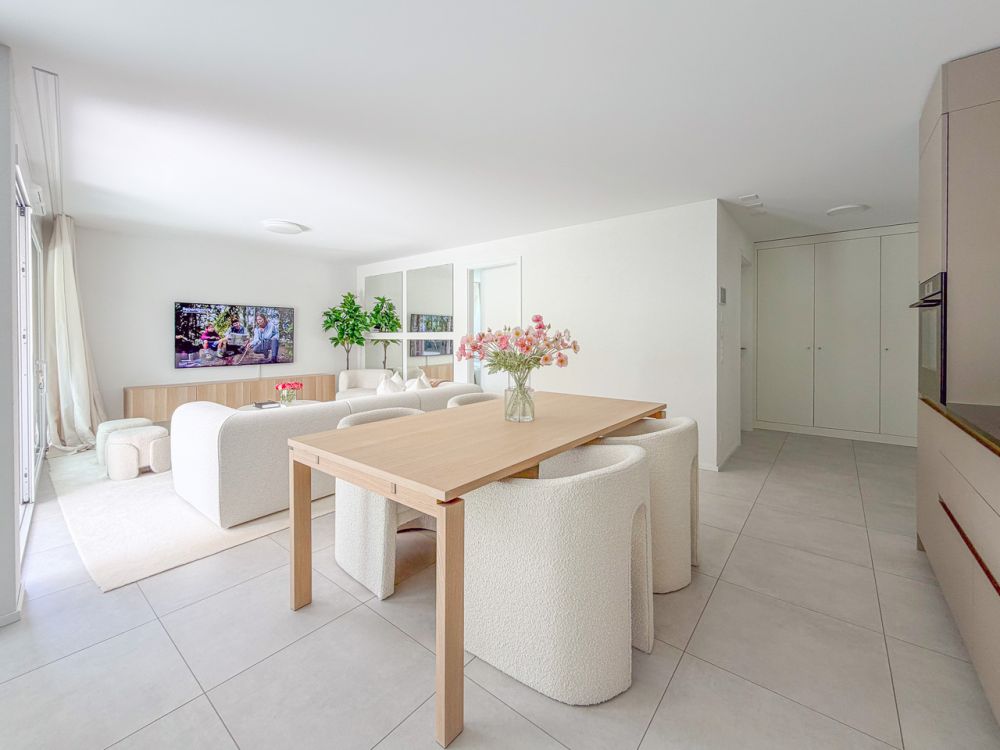 Wohnung mit 2.5 Zimmern im Erdgeschoss, großer Garten und Terrasse - Séjour et cuisine