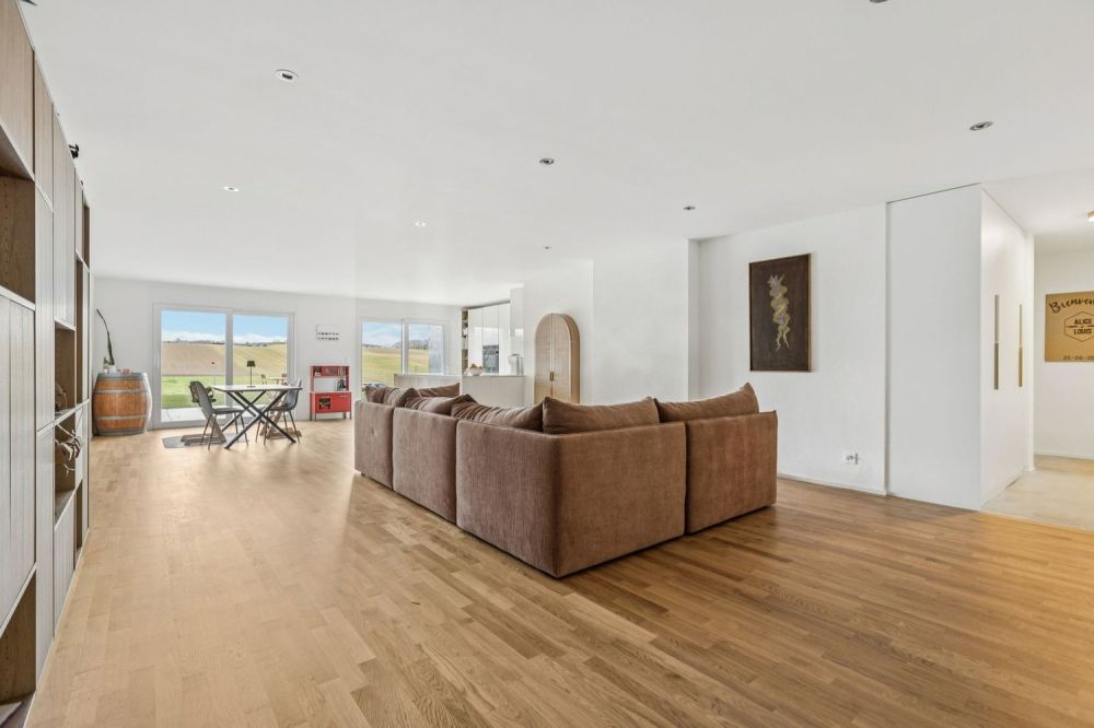 Magnifique appartement de 4,5 pièces, avec terrasse et jardin -  Bild 1