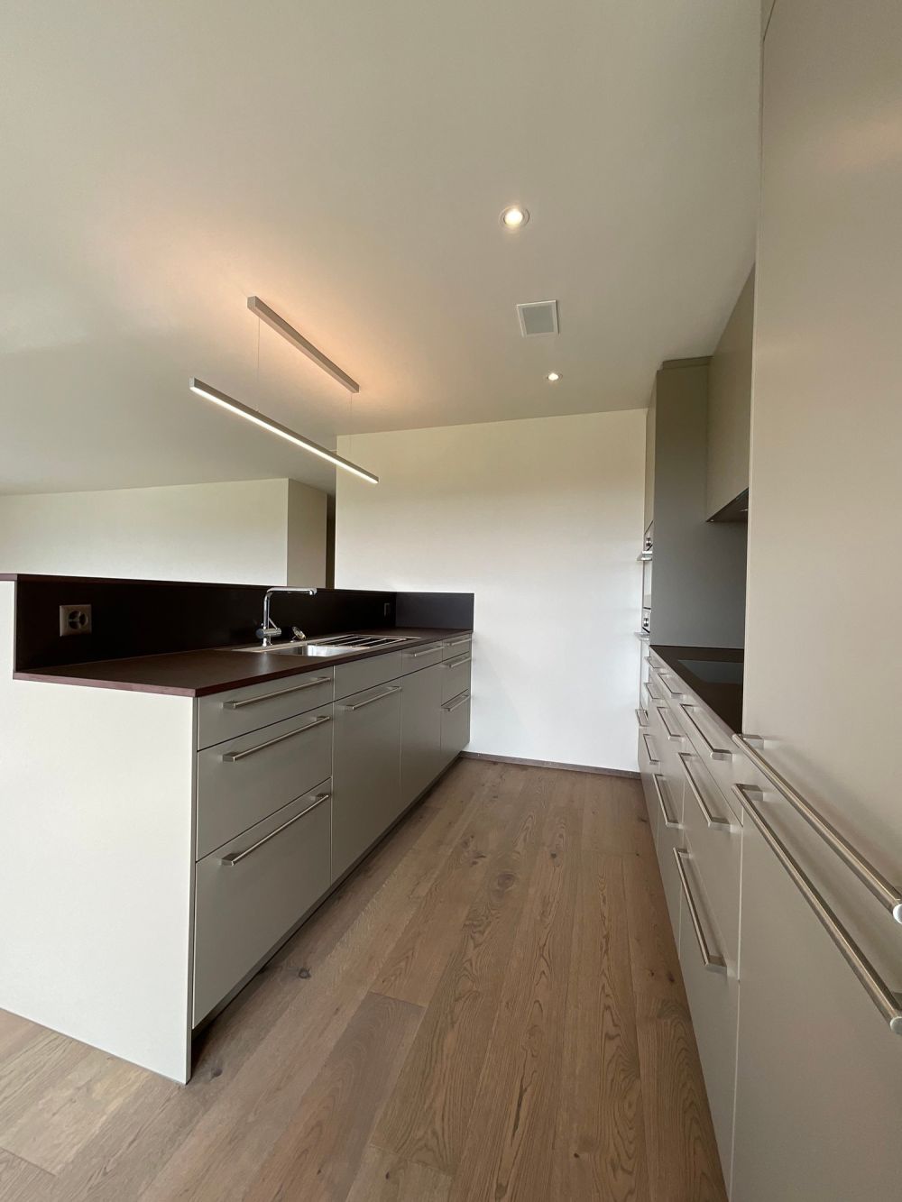 Grosszügige 3.5 Zimmer-Wohnung mit wundervoller Aussicht auf das Bergpanorama -  Bild 9