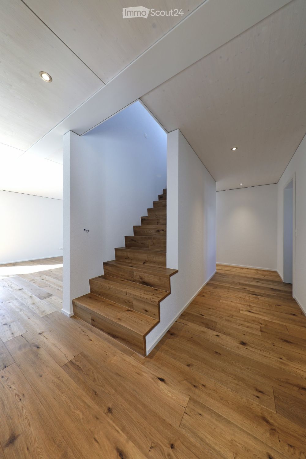 Modernes 5.5-Zimmer-Doppeleinfamilienhaus in Gurmels -  Bild 7