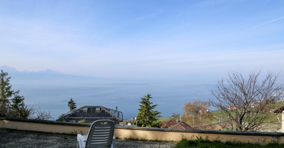 Propriété avec vue panoramique sur le lac Léman et fort potentiel de développement - Maison 5.5 pièces - image - 1