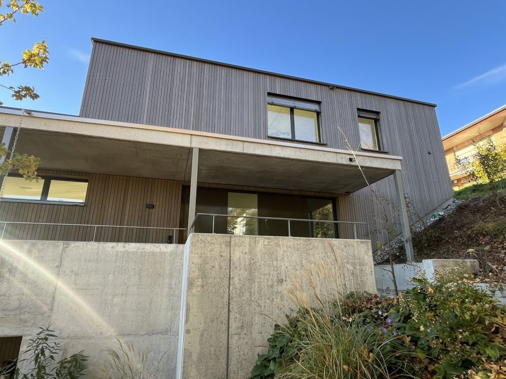 Attikawohnung mit grosser Terrasse inkl. zwei Tiefgaragenparkplätzen an ruhiger Lage. - Bild 7