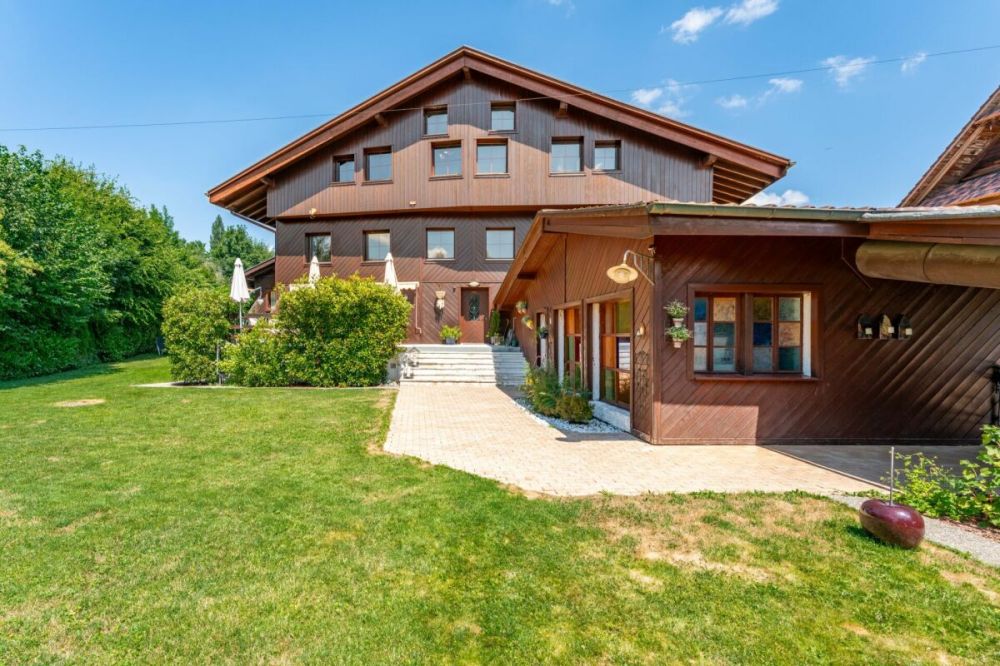 Es stattlechs Eifamiliehuus i ländlecher Omgäbig - Bild 1