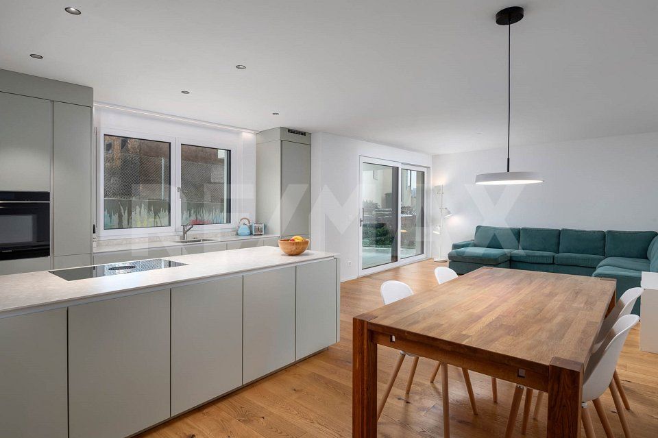 Moderne 5.5 Zimmer Doppelhaushälfte mit Wintergarten -  Bild 3