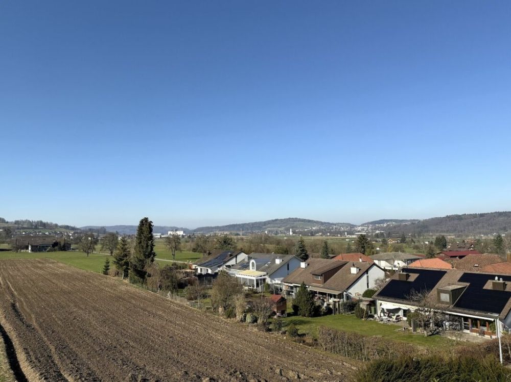 ATTRAKTIVES WOHNEN MIT WEITBLICK; 4 1/2 Zimmer Attikawohnung -  Bild 5