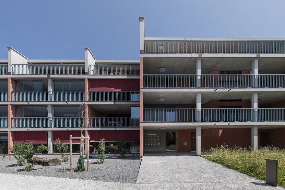 Moderne 2.5-Zimmerwohnung - 4230.1a17.06_-_web.jpg