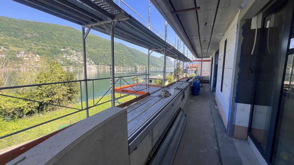 VILLA 4.5 LOC. VISTA LAGO CON POSTO BARCA A BRUSINO ARSIZIO - Bild 2