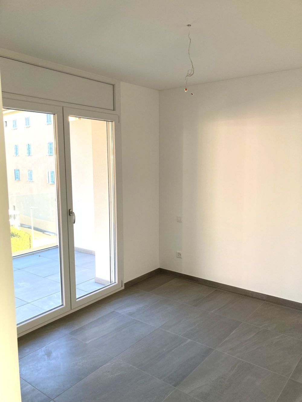 Wohnung 3.5 Zimmer in Caslano, Kanton TI - Modern, raffiniert und zentral - Image 4