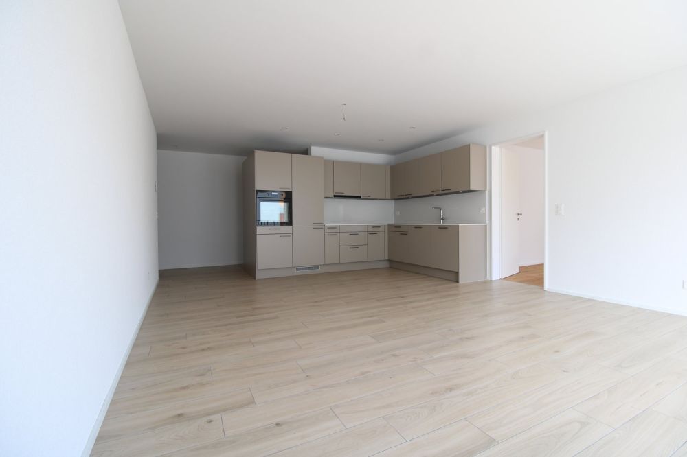 Moderne 4.5-Zimmerwohnung mit zwei Bädern und gemütlichem Sitzplatz -  Bild 1