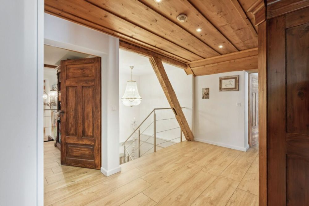 KERN­SANIERTES BAUERNHAUS MIT AUSBAUPOTENZIAL - Bild 2