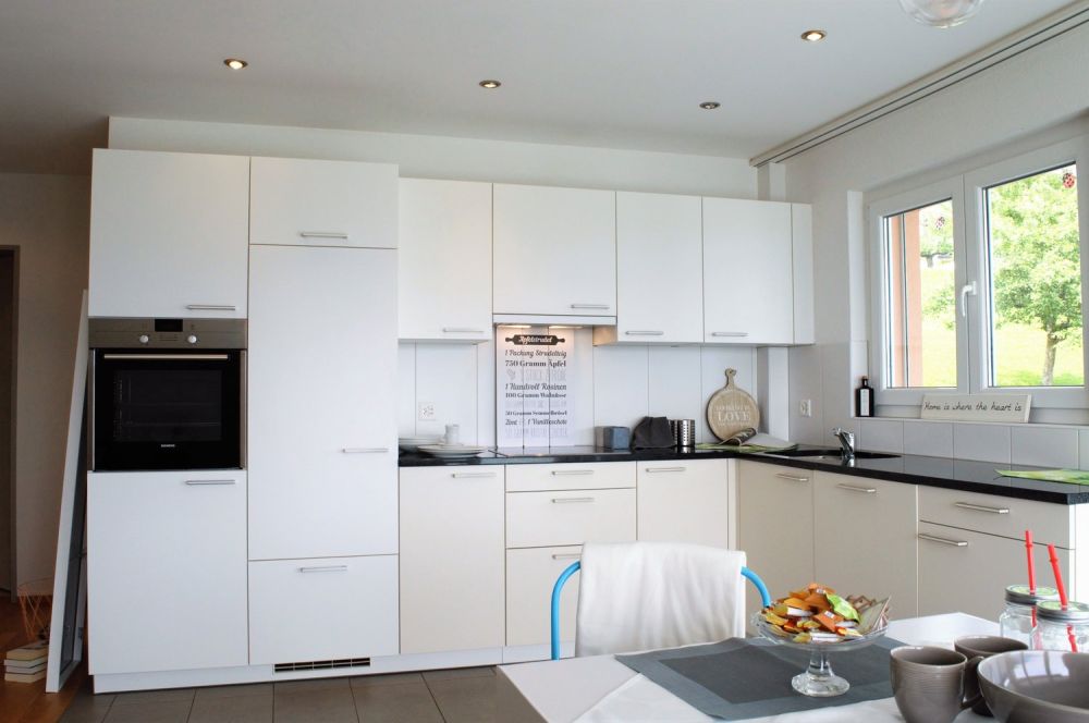 Moderne und helle 2.5-Zimmer-Neubauwohnung mit grossem Balkon -  Bild 2