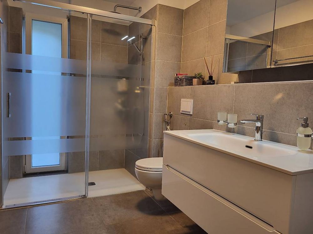 TENERO 4,5 ZIMMER MIT PRIVATGARTEN UND WINTERGARTEN -  Bild 7