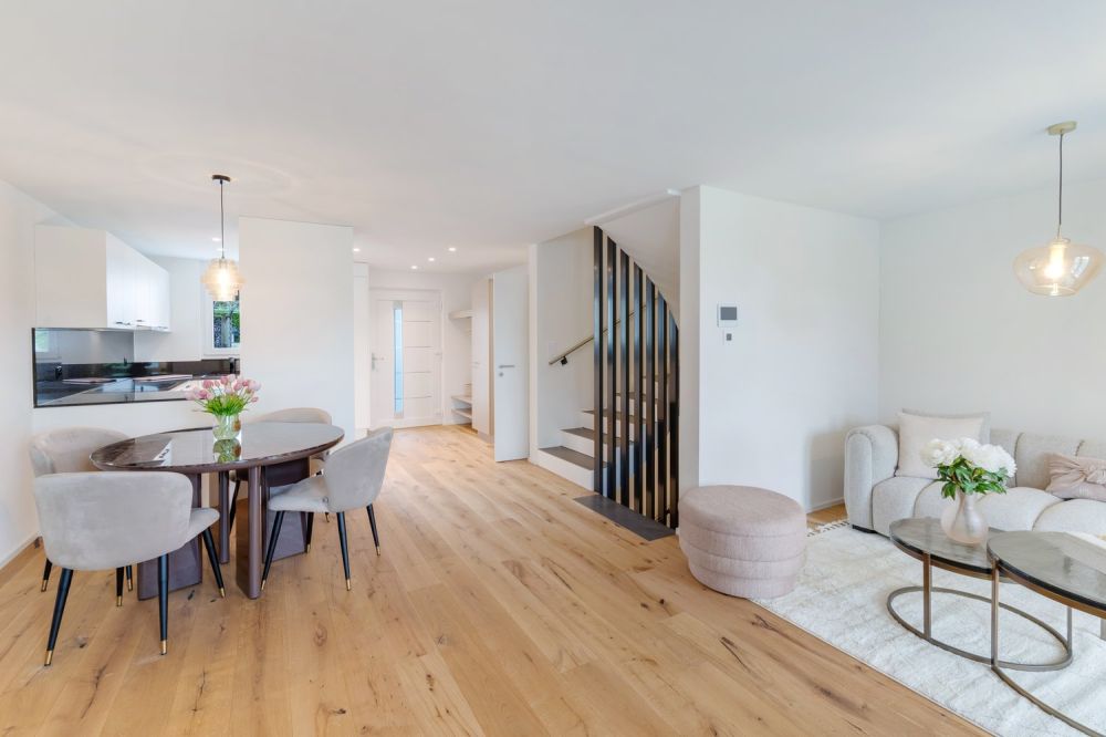 Modernes Doppeleinfamilienhaus mit Garten in Untereggen -  Bild 1
