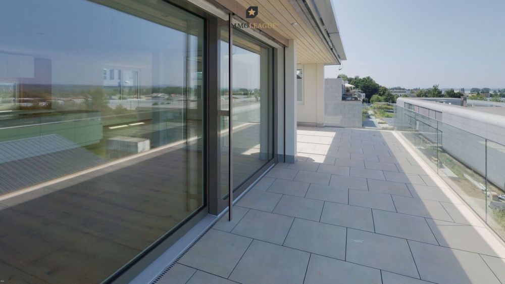 Exklusive Attikawohnung der Extraklasse. - Gemütliche Terrasse mit Schatten und Panoramaausblick.