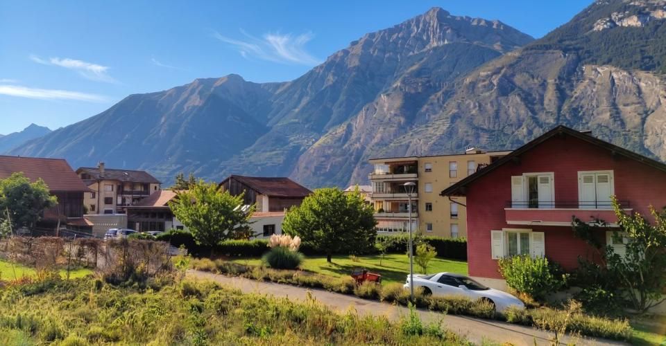 Coup de coeur assuré : Deux villas d'exception à terminer selon vos goûts, le sur-mesure pour votre famille à deux pas des écoles - Maison jumelée 4.5 pièces - image - 3