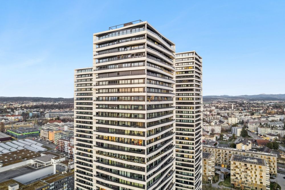 Exklusive Eigentumswohnung mit Panoramaaussicht im 23. Stock des Hauses C der Three Point-Wohntürme -  Bild 1
