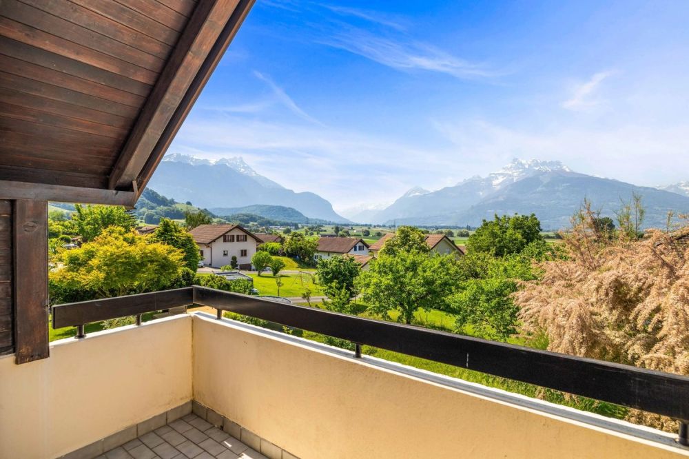 Prächtige Semi-Detaché-Villa mit großem landschaftlich gestaltetem Garten. Liebe auf den ersten Blick! -  Bild 13