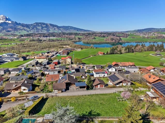 MAGNIFIQUE APPARTEMENT NEUF AVEC VUE LAC ET MONTAGNES À BOTTERENS -  Bild 2