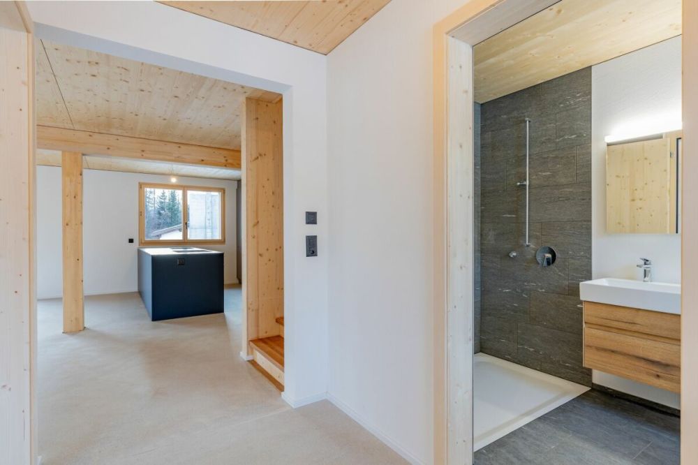 5.5-Zimmer-Doppeleinfamilienhaus als hochwertiger Erstwohnsitz (1A) in Davos Wiesen -  Bild 3