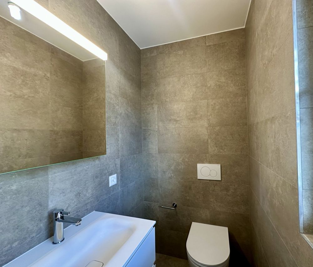 Lugano-Cadro: Casa moderna e funzionale immersa nel verde -  Bild 9