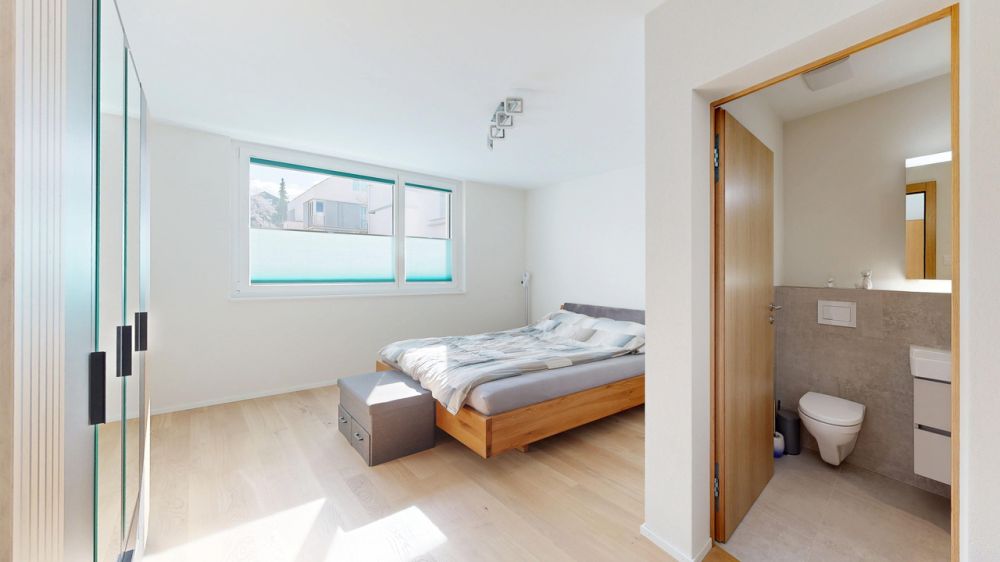 Moderne 4.5-Zimmer-Gartenwohnung mit Einstellhallenplatz - Zimmer 3