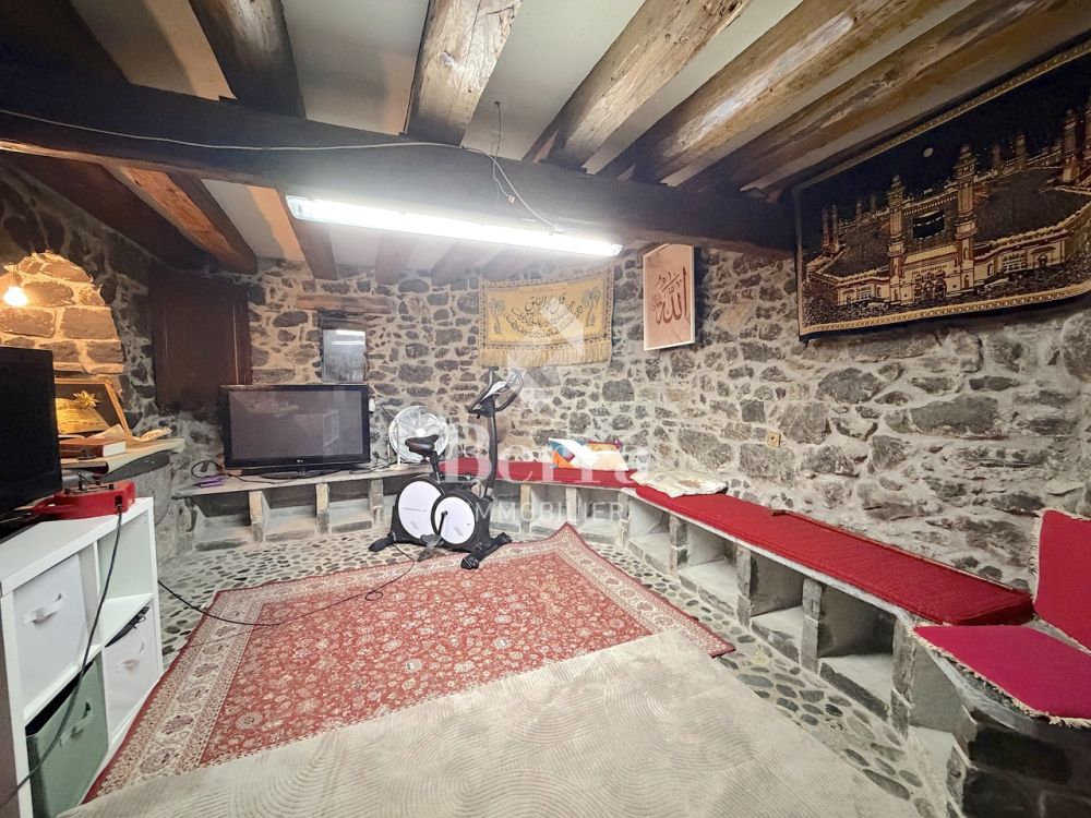 Immeuble rénové de 3 appartements - potentiel de développement -  Bild 12