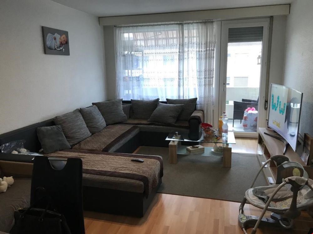 Total sanierte 3.5 Zimmerwohnung an zentraler Lage -  Bild 2