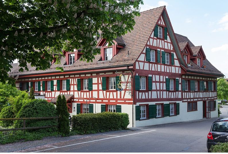 neu sanierte, stilvolle Maisonette-Wohnung im Dorfkern Tägerwilen -  Bild 9