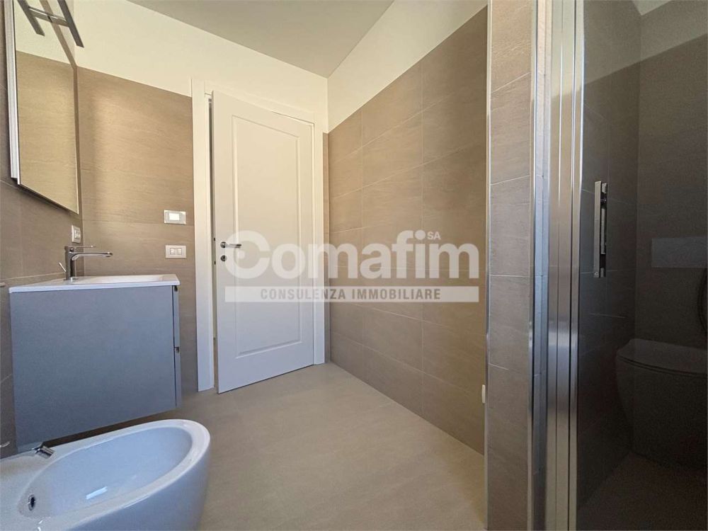 Chiasso : 2.5 locali al 1P - Moderno con terrazzo - Bild 10