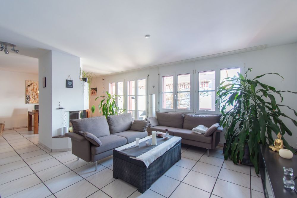 Attraktive 5.5 Zimmer-Maisonette-Wohnung mit Balkon - Bild 2