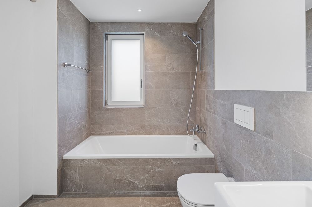 Exklusiver 5.5-Zimmer-Hausteil mit modernem Wohnkonzept - Bad/WC