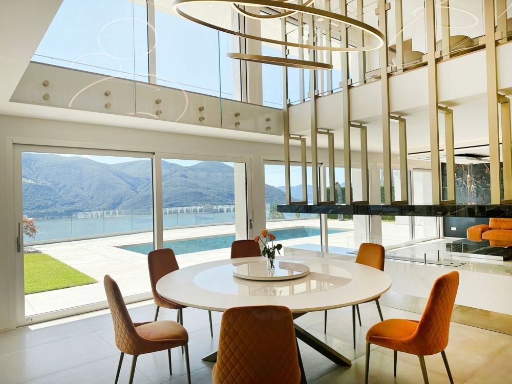 VILLA EXTRALUSSO CON IMPERDIBILE VISTA SULLE ISOLE DI BRISSAGO -  Bild 1
