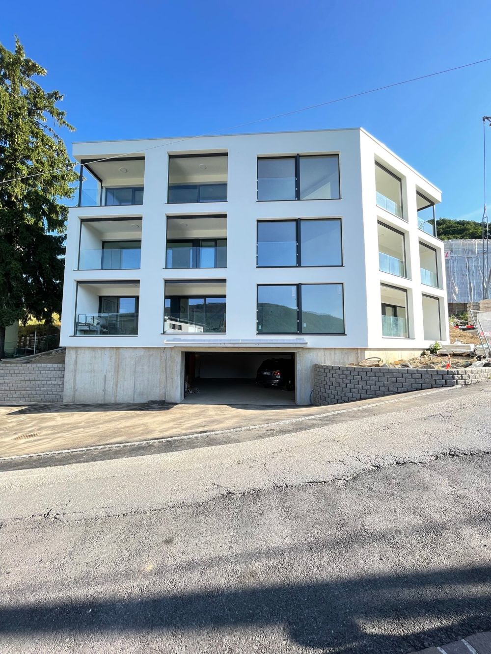 2,5 Zimmer neu mit Seeterrasse -  Bild 2