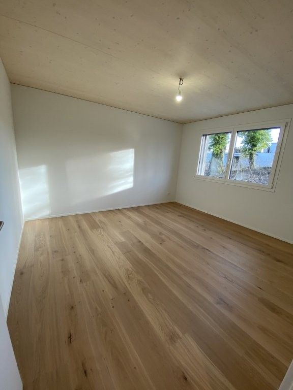 Reserviert Neu Erstbezug 5.5 Einfamilenhaus mit Garten rund ums Haus -  Bild 12