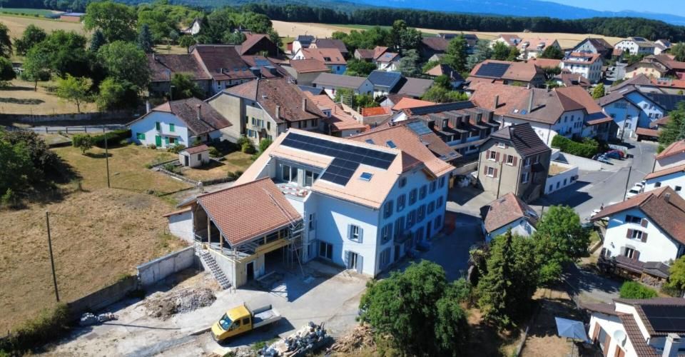 UN LOT D'EXCEPTION AVEC JARDIN, TERRASSE SANS VIS-À-VIS ET VUE MONTAGNES ! - Appartement 4.5 pièces - image - 8