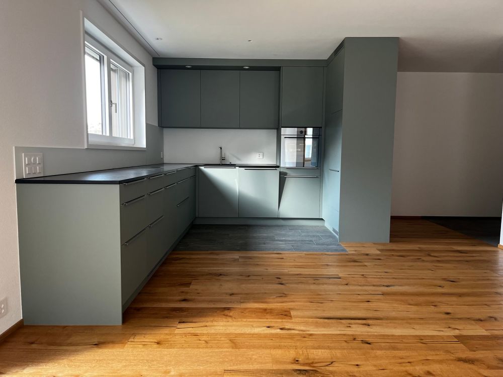 Moderne 3.5-Zimmerwohnung mit Sitzplatz und Bergblick in Rabius (Erstwohnung) - Bild 3