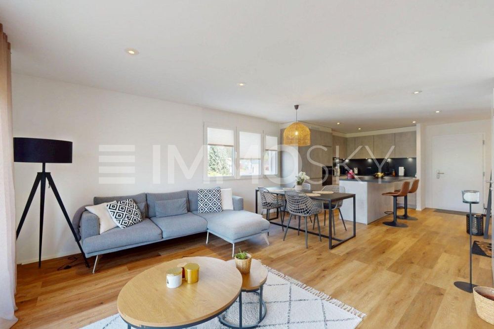 Duplex familial proche de toutes les commodités - Pièce à vivre lumineuse