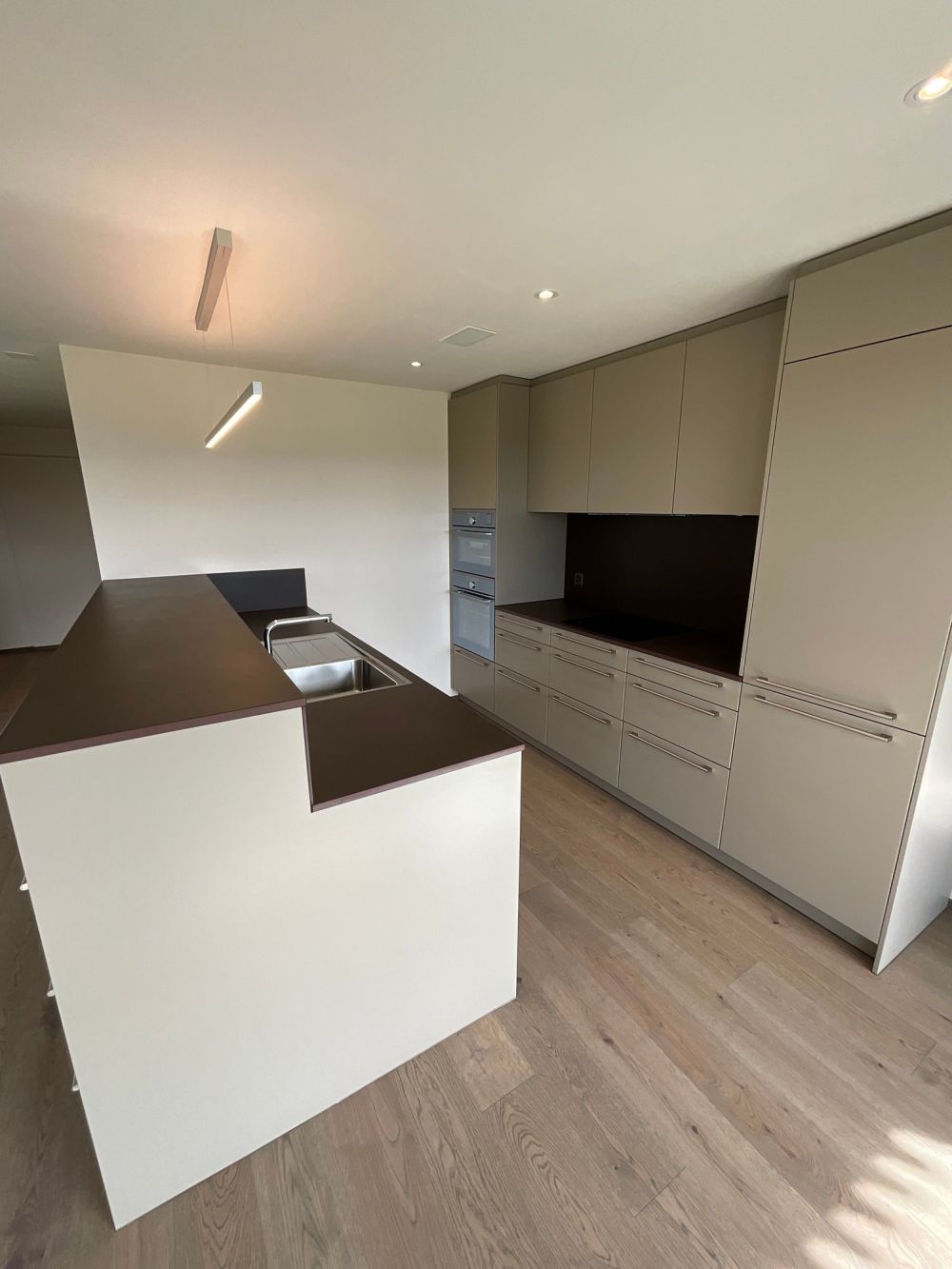 Grosszügige 3.5 Zimmer-Wohnung mit wundervoller Aussicht auf das Bergpanorama -  Bild 3