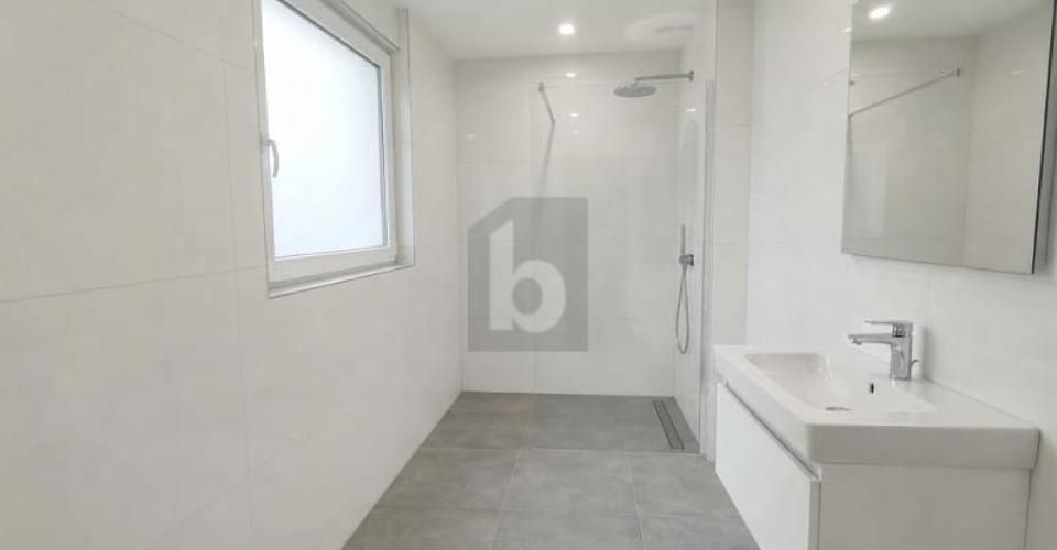 LUMINEUX, SPACIEUX AVEC UN IMMENSE BALCON - Appartement 3.5 pièces - image - 4